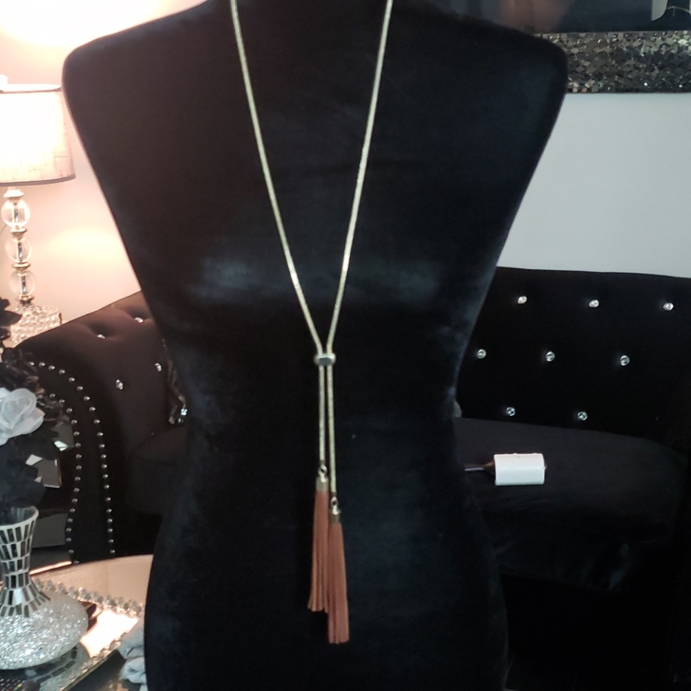 Gold dangling necklace